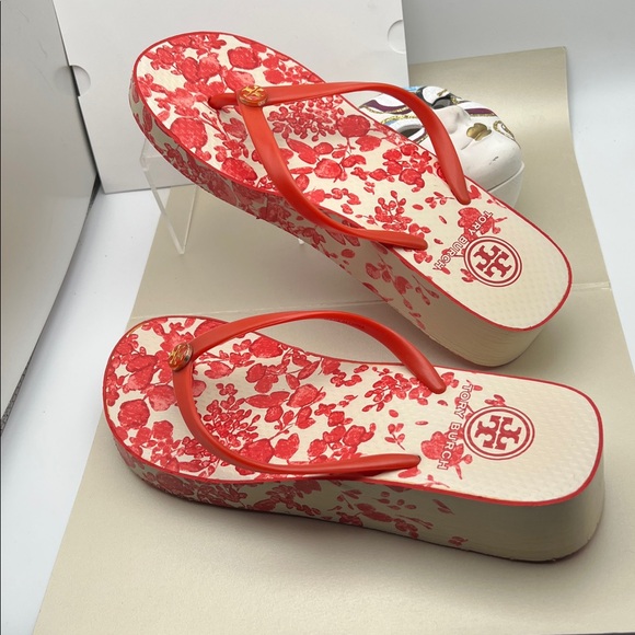 Tory Burch Red Floral Women's Sandals Size 7 Good Condition - Picture 3 of 7